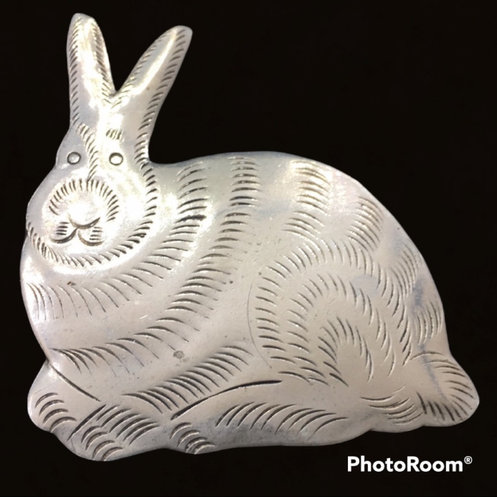 🐇 Silver metal 🐇 RABBIT PIN ‼️ - Picture 2 of 5